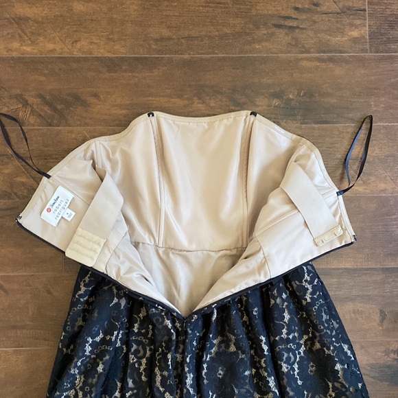 Lace Cocktail Dress - Black - 4 - Neiman Marcus for Target - Robert Rodriguez - Picture 6 of 7